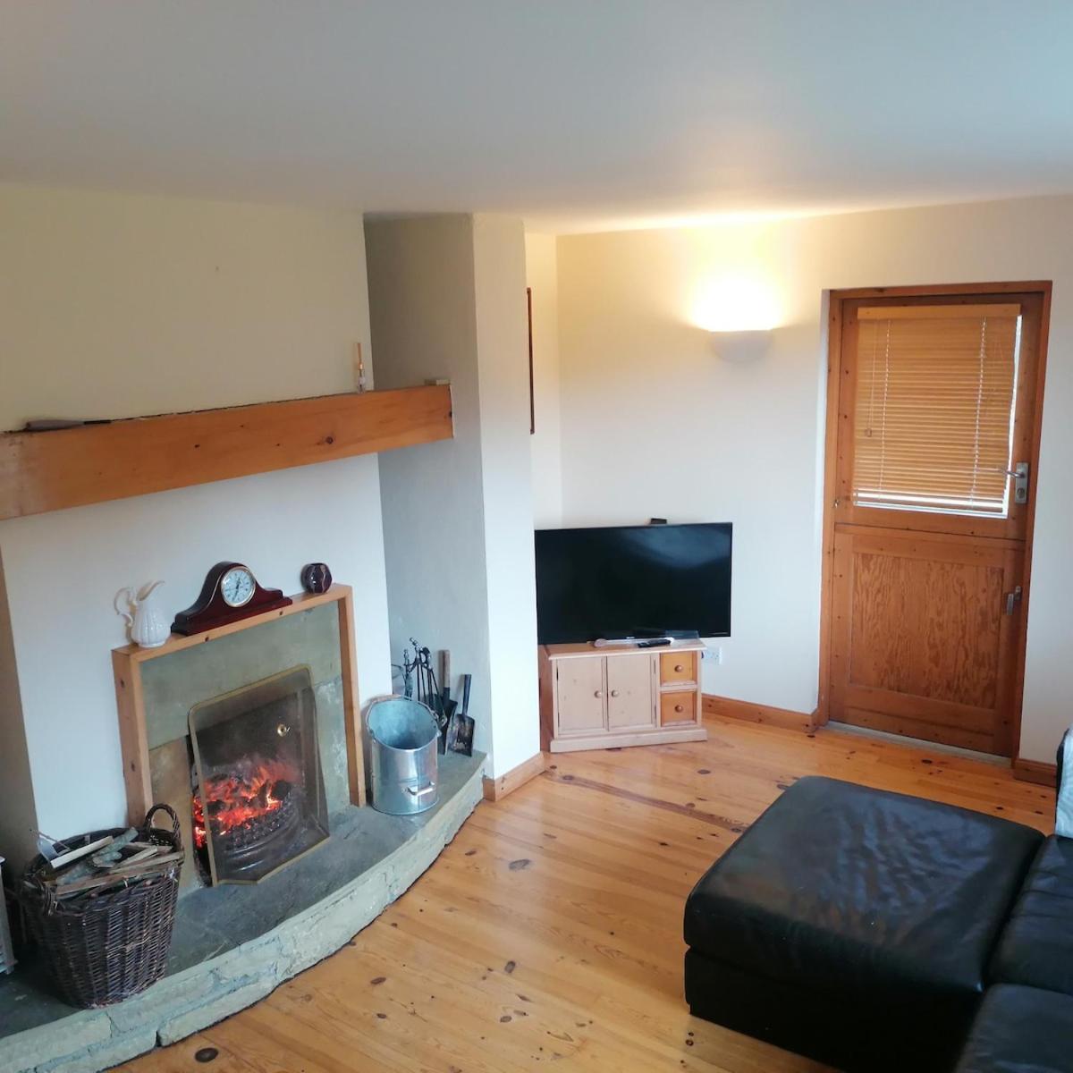 Cheerful 3 Bedroom With Open Fire Holiday home Bellanasally